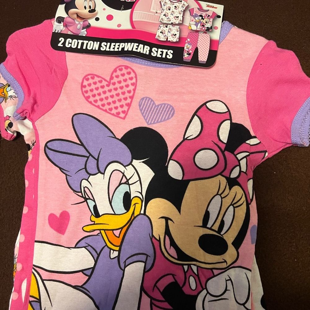 Disney Minnie Mouse and Daisy Duck Pink Sleepwear Set
Size4T new!